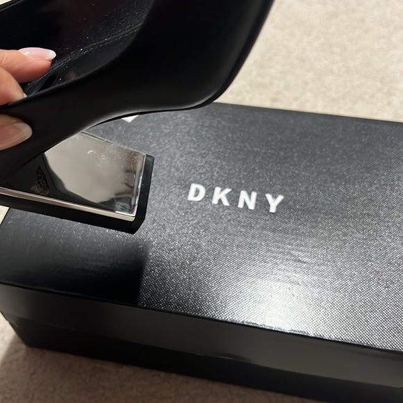 DKNY black Sila pump - Picture 5 of 9